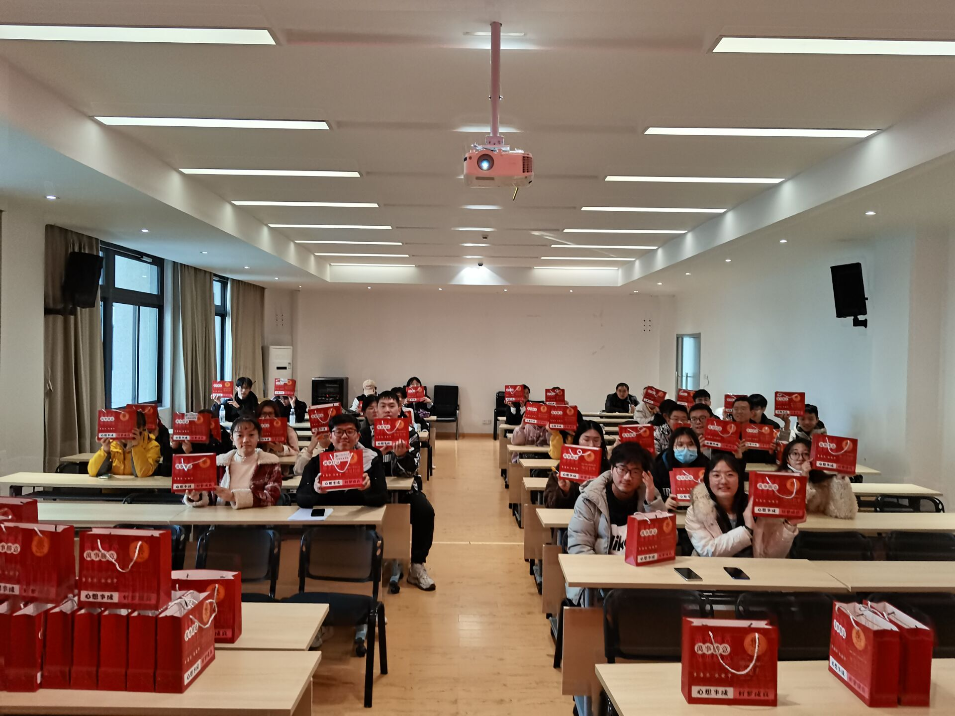 1639043369179753.png 2.png