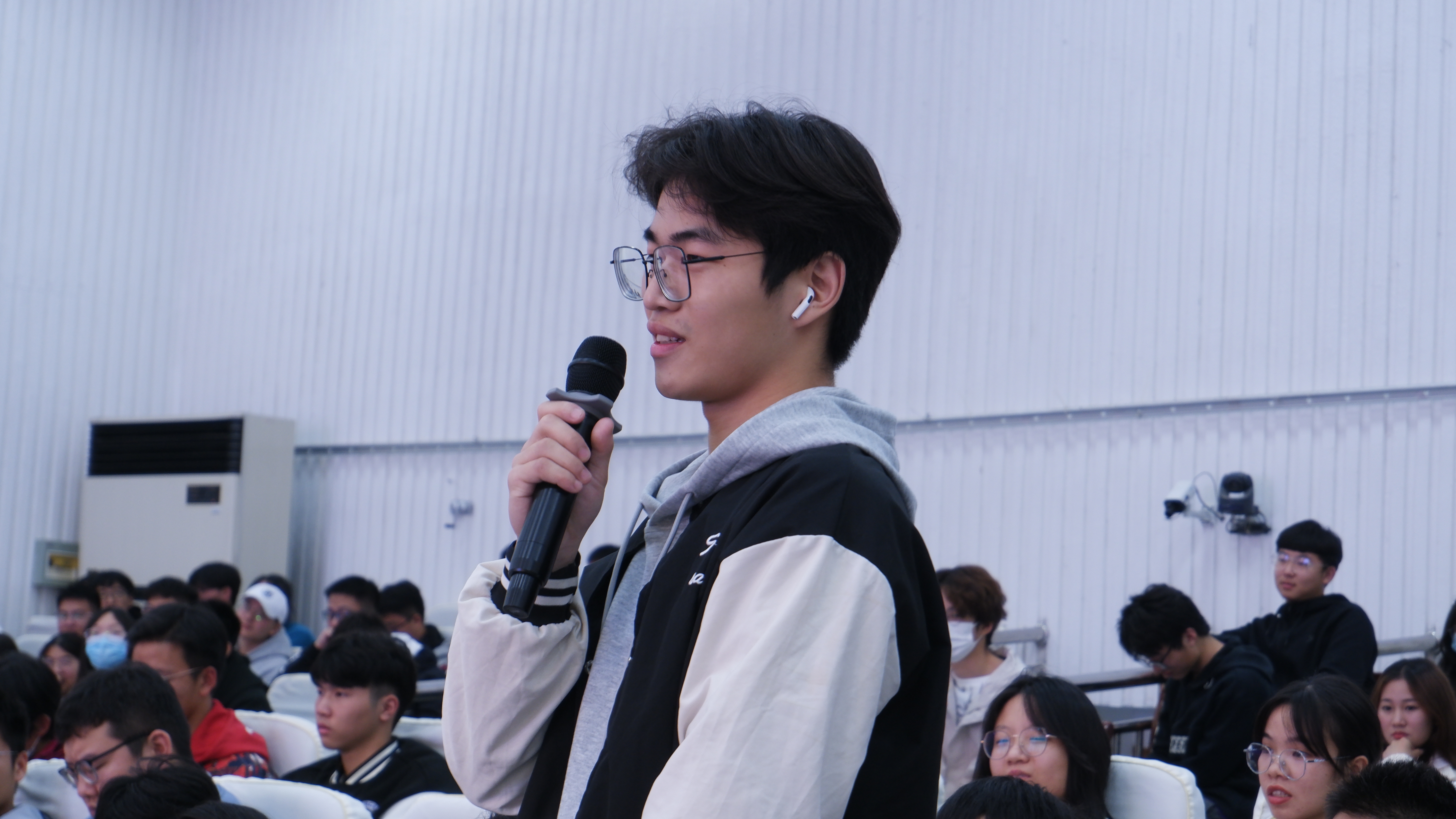 08 现场同学提问2.JPG