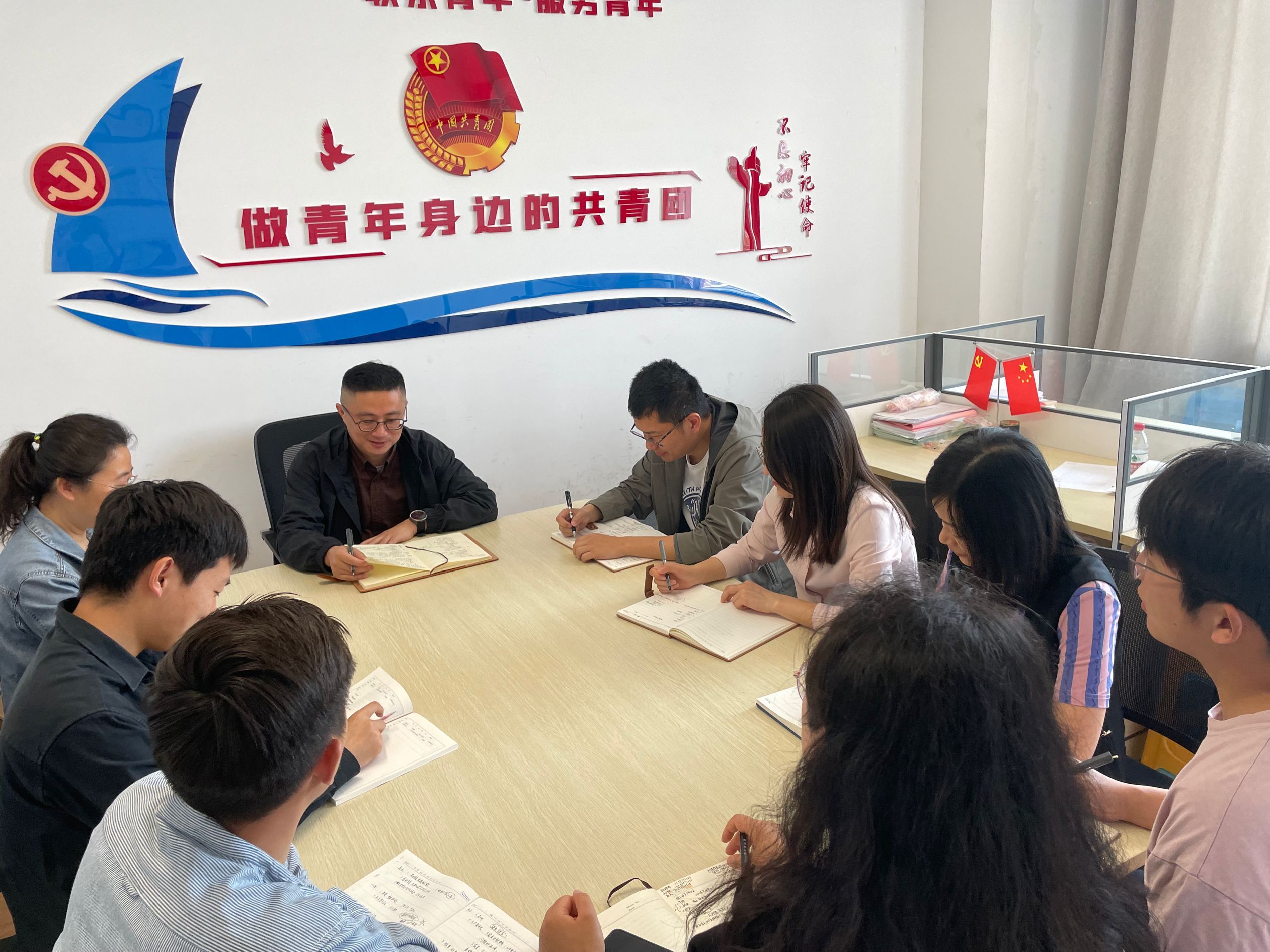 1649898825148555.jpg 学生.jpg